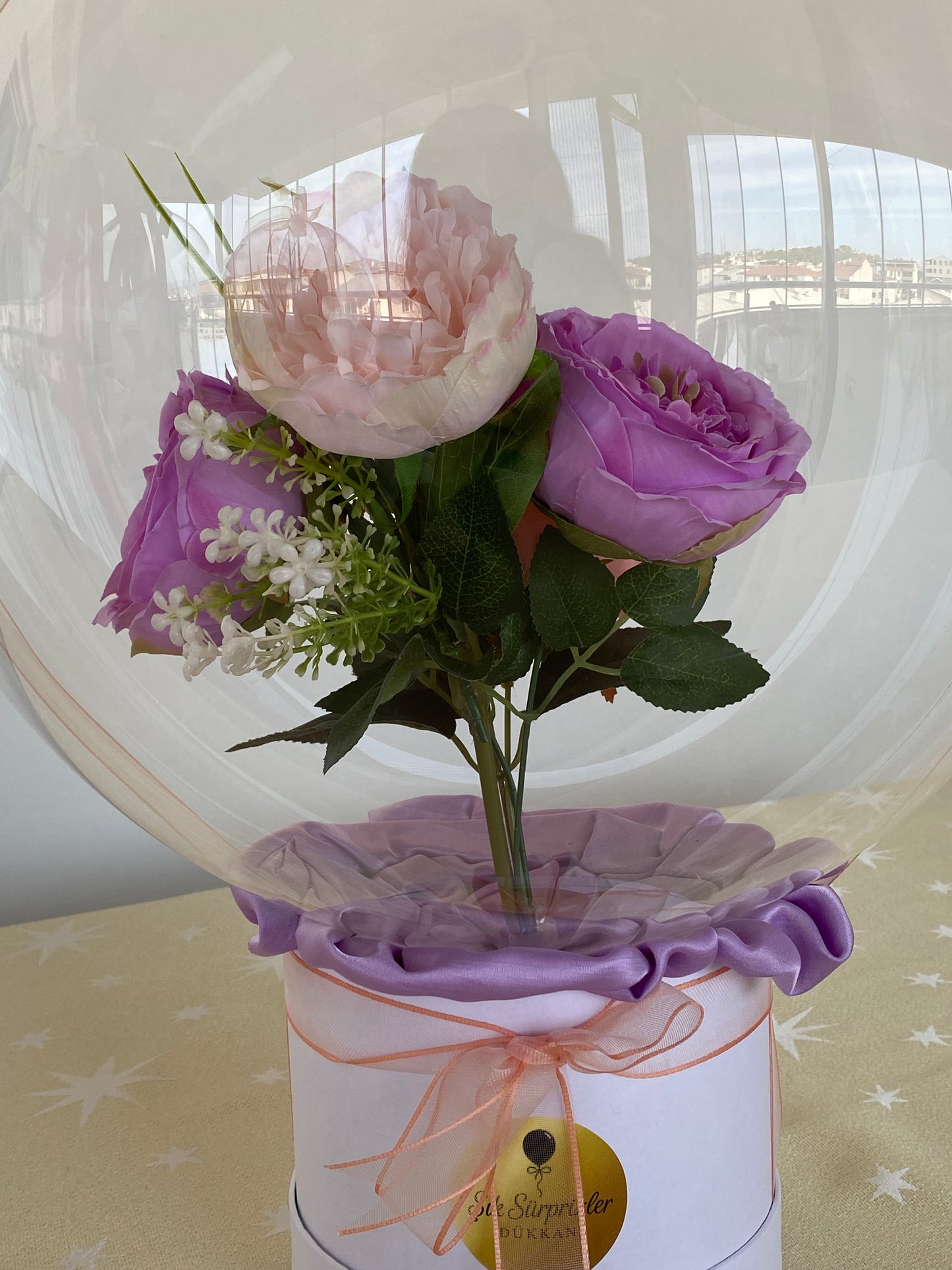 Kişiye Özel Mesajlı Hediye Balon – Şakayık Çiçek Aranjmanlı, Lila & Mor & Toz Pembe Özel Tasarım Süslemeli Lüks Hediye & Limited Edition