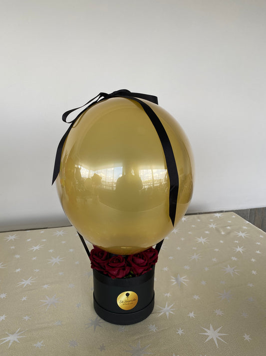 Kişiye Özel Mesajlı Hediye Balon – Gül Buketi Tabanlı, Bordo & Gold & Siyah Sevgiliye Lüks Hediye (8 Adet Gül)