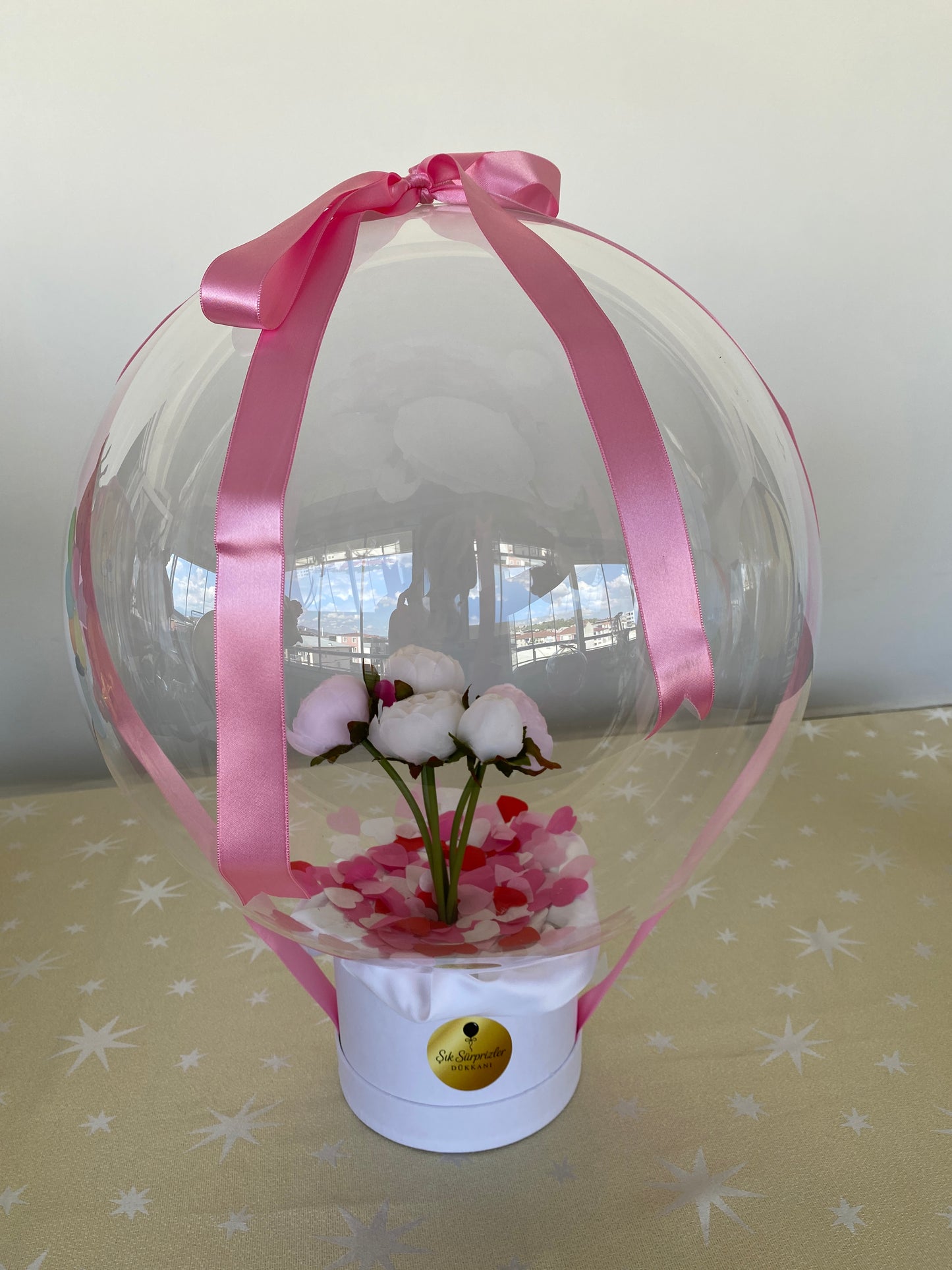 Kişiye Özel Mesajlı Hediye Balon – Şakayık Çiçek Aranjmanlı, Pembe & beyaz & Sevgiliye Lüks Hediye
