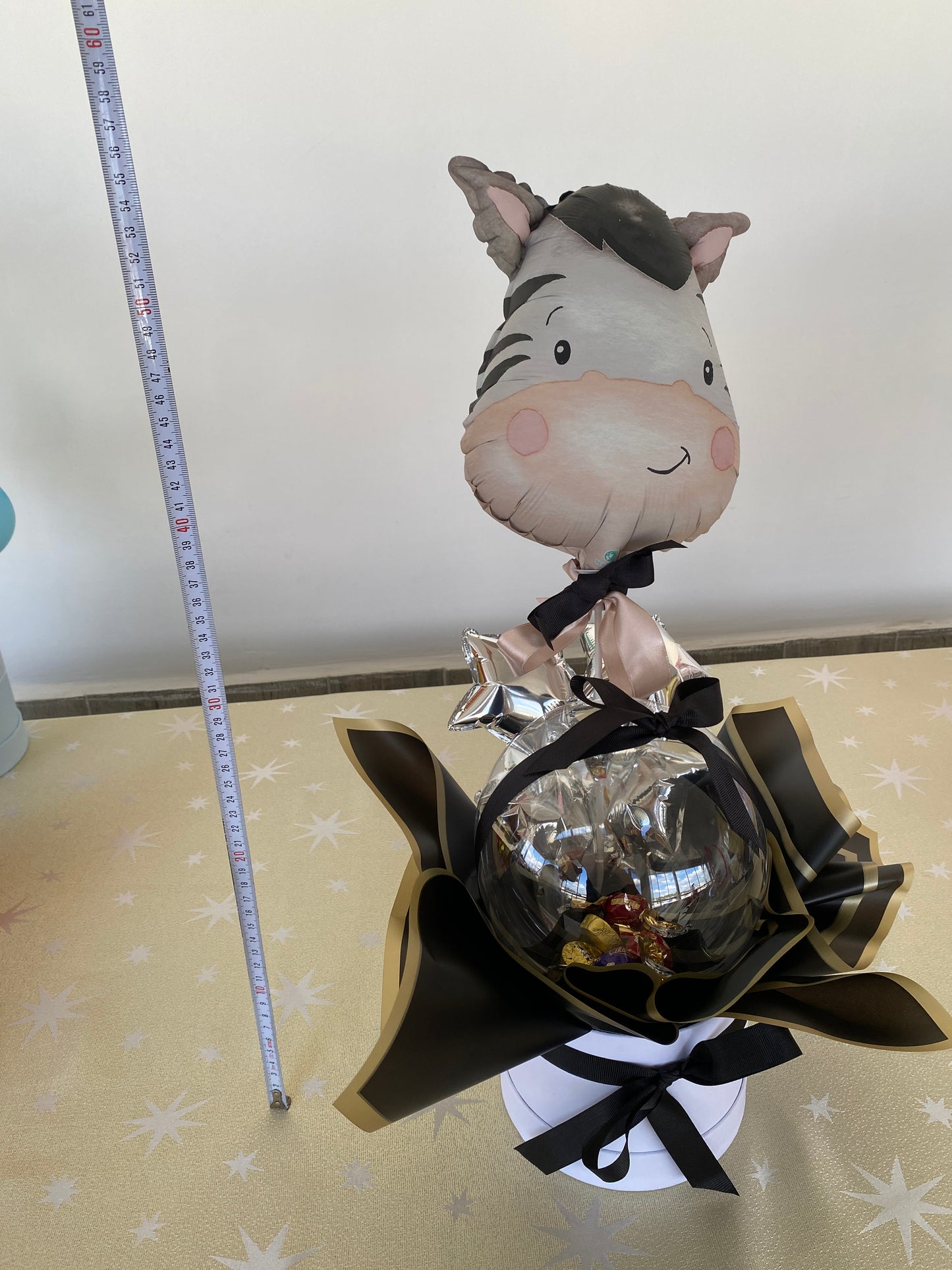 Kişiye Özel Mesajlı Hediye Balon – Zebra Figürlü Çikolata Doldurulmuş Yenidoğan Hediyesi, Siyah & Beyaz & Çocuklar için Doğum Günü Hediyesi & Çikolata Dolu